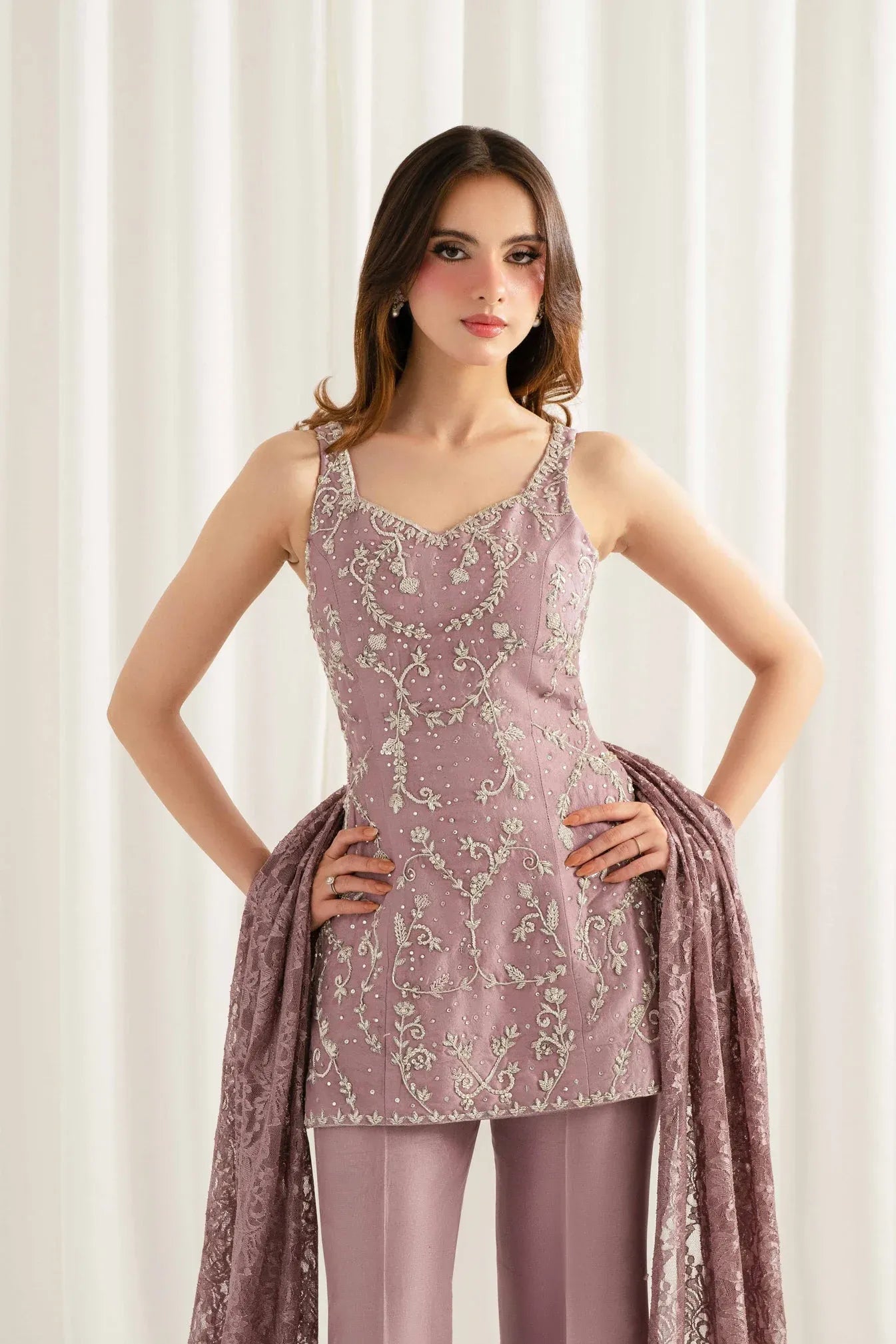 Rungish mauve embroidered tunic with wide-leg pants – front pose